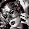 Фото девушки в маске на аву